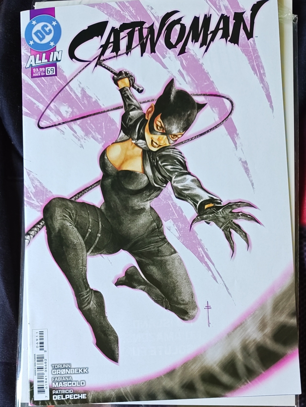 Catwoman #69 (DC Comics, Oct 2024)
